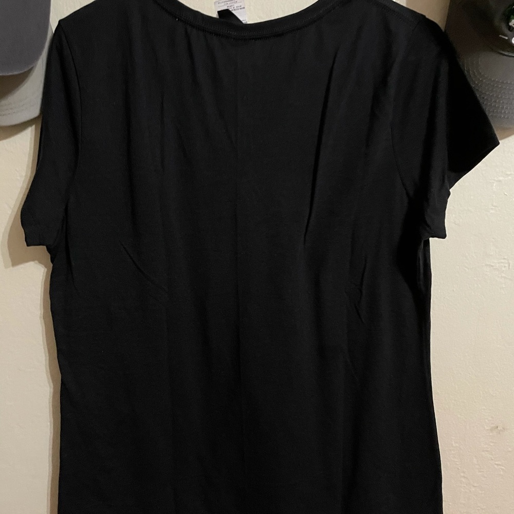 BLACK Hanes V-Neck